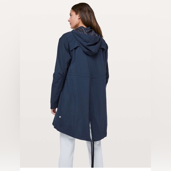 Lululemon Swing Trench True Navy 6 Water And Wind Resistant Glyde Lightweight - Picture 2 of 16